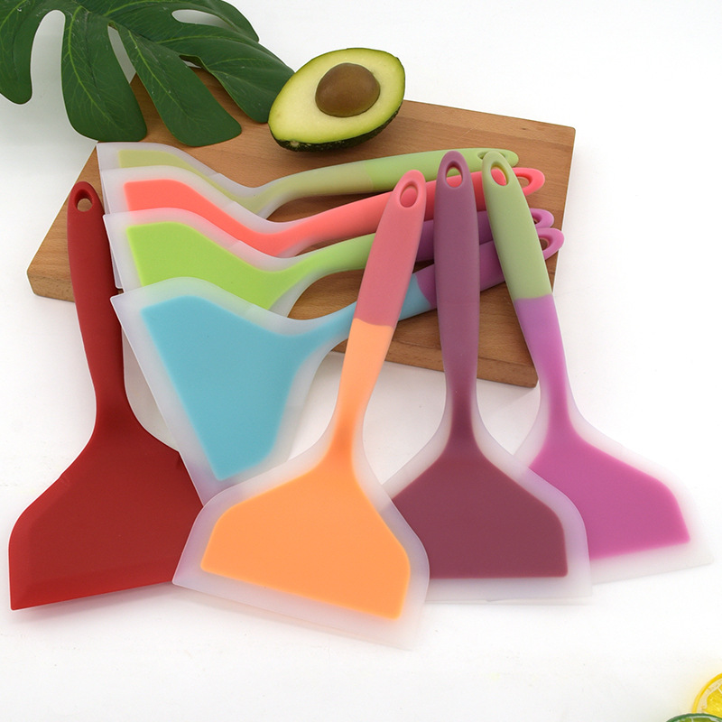東莞<a href='http://www.babyly.cn/Products/zhonghaojianzhenqiu.html' class='keys' title='點(diǎn)擊查看關(guān)于硅膠制品的相關(guān)信息' target='_blank'>硅膠制品</a>廠：硅膠餐具與塑膠日用品它們的區(qū)別